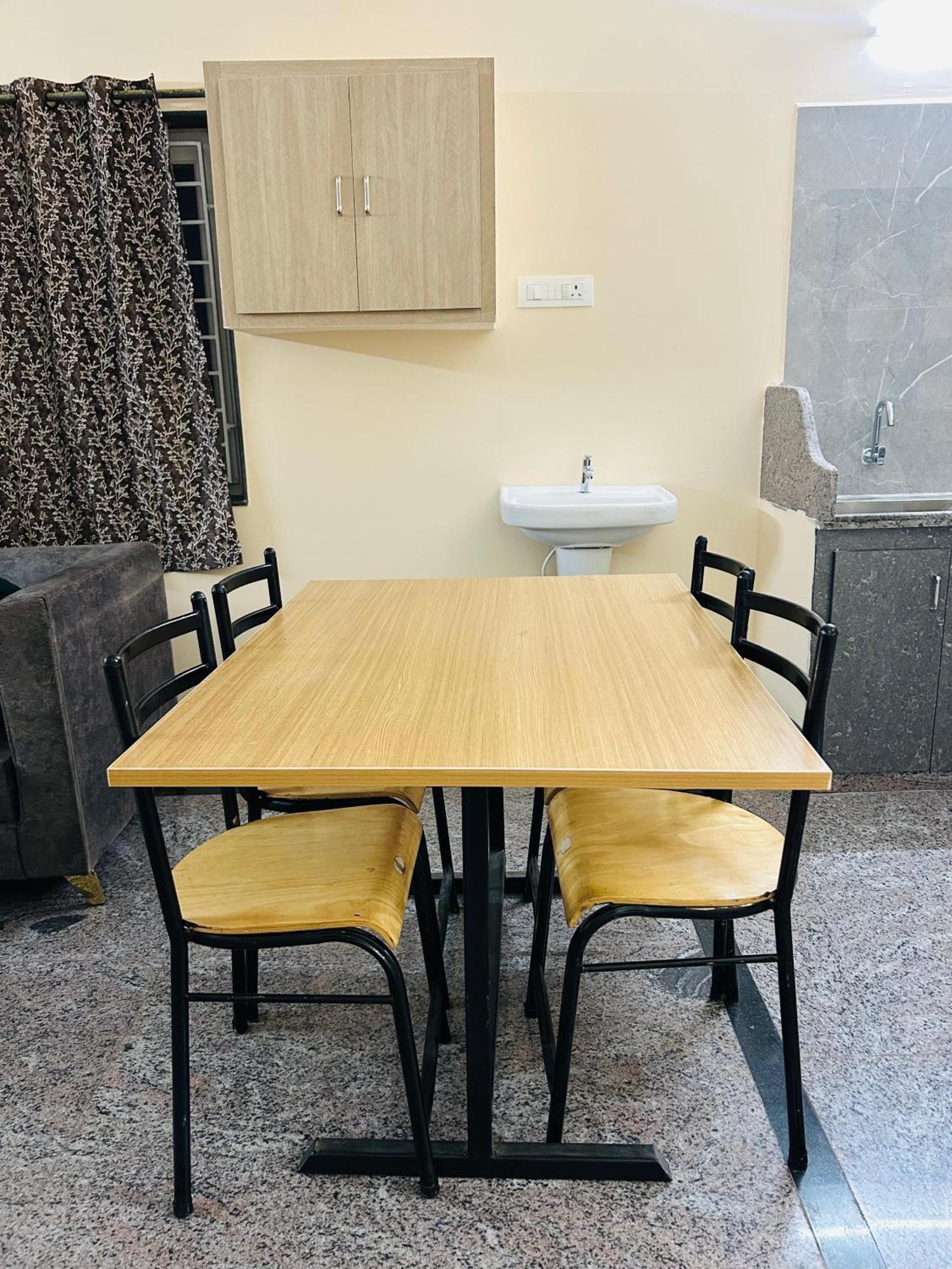 Y Stay Homestay تيروباتي المظهر الخارجي الصورة